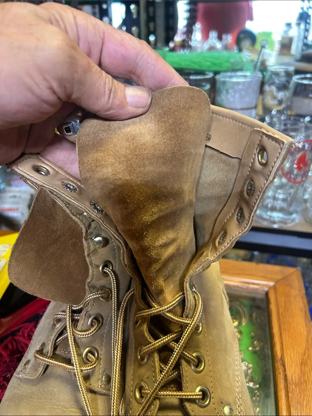 Vintage Men's Lace-Up Work Boots in Beige Brown